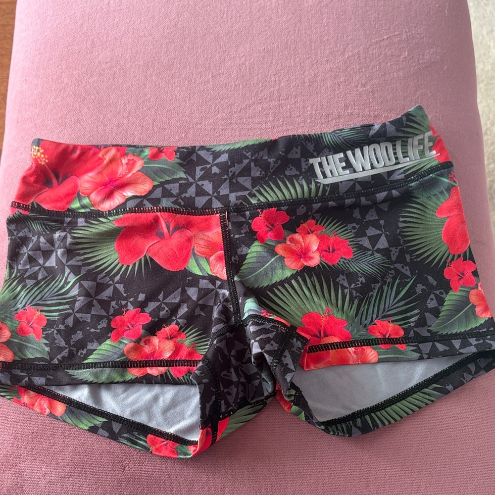 THE WOD LIFE Bootie/Crossfit/Fitness Shorts Floral Black and Coral Hibiscus